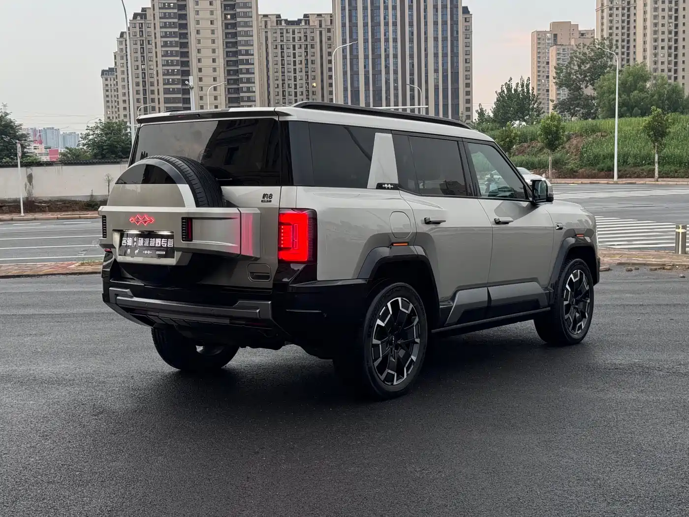 Fang Cheng Bao Leopard 8 2026 2025 Zhiyong Flagship 7-Seater