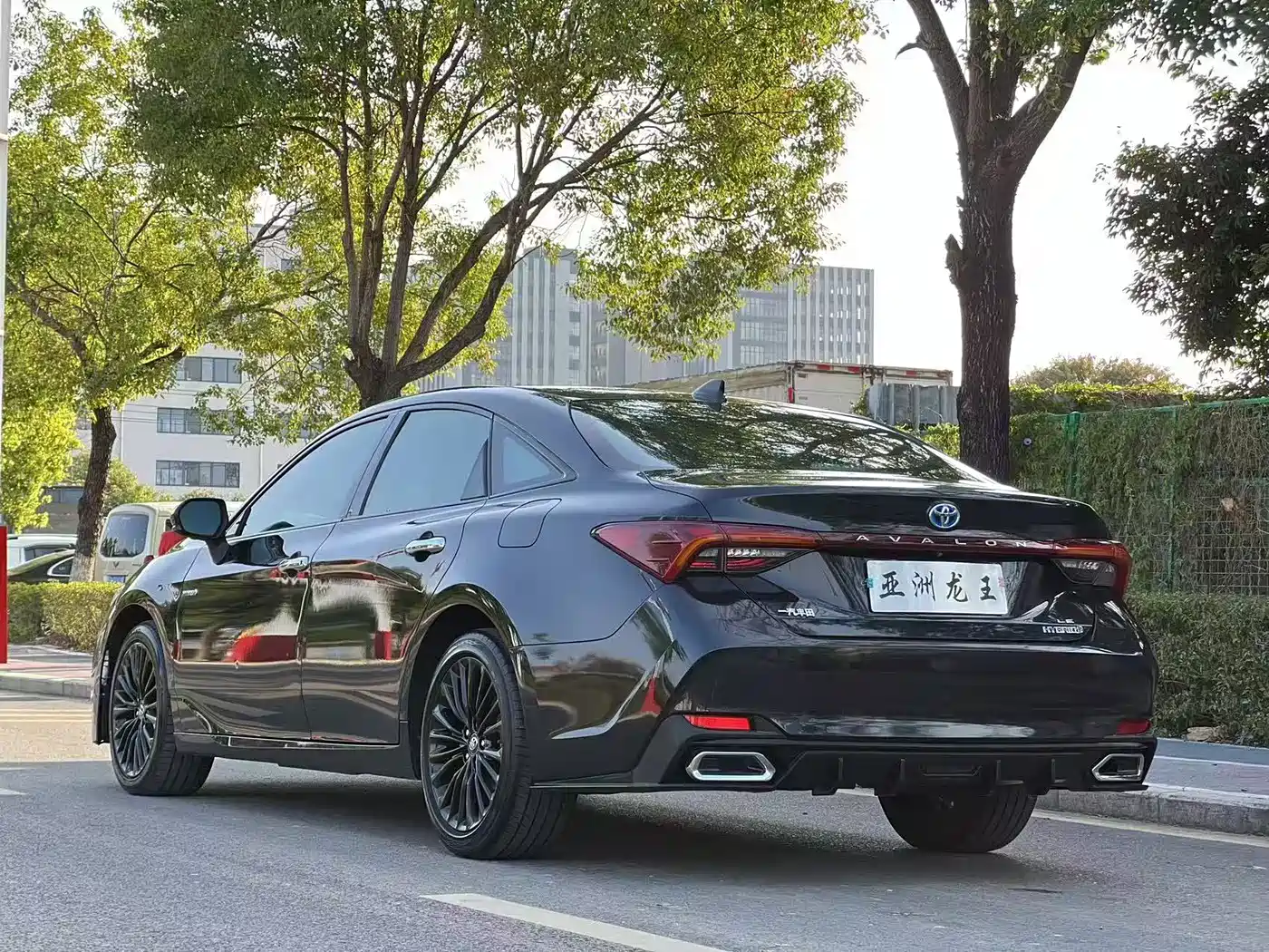 Toyota Avalon 2019 Hybrid 2.5L XLE Premium Edition China VI фото 4