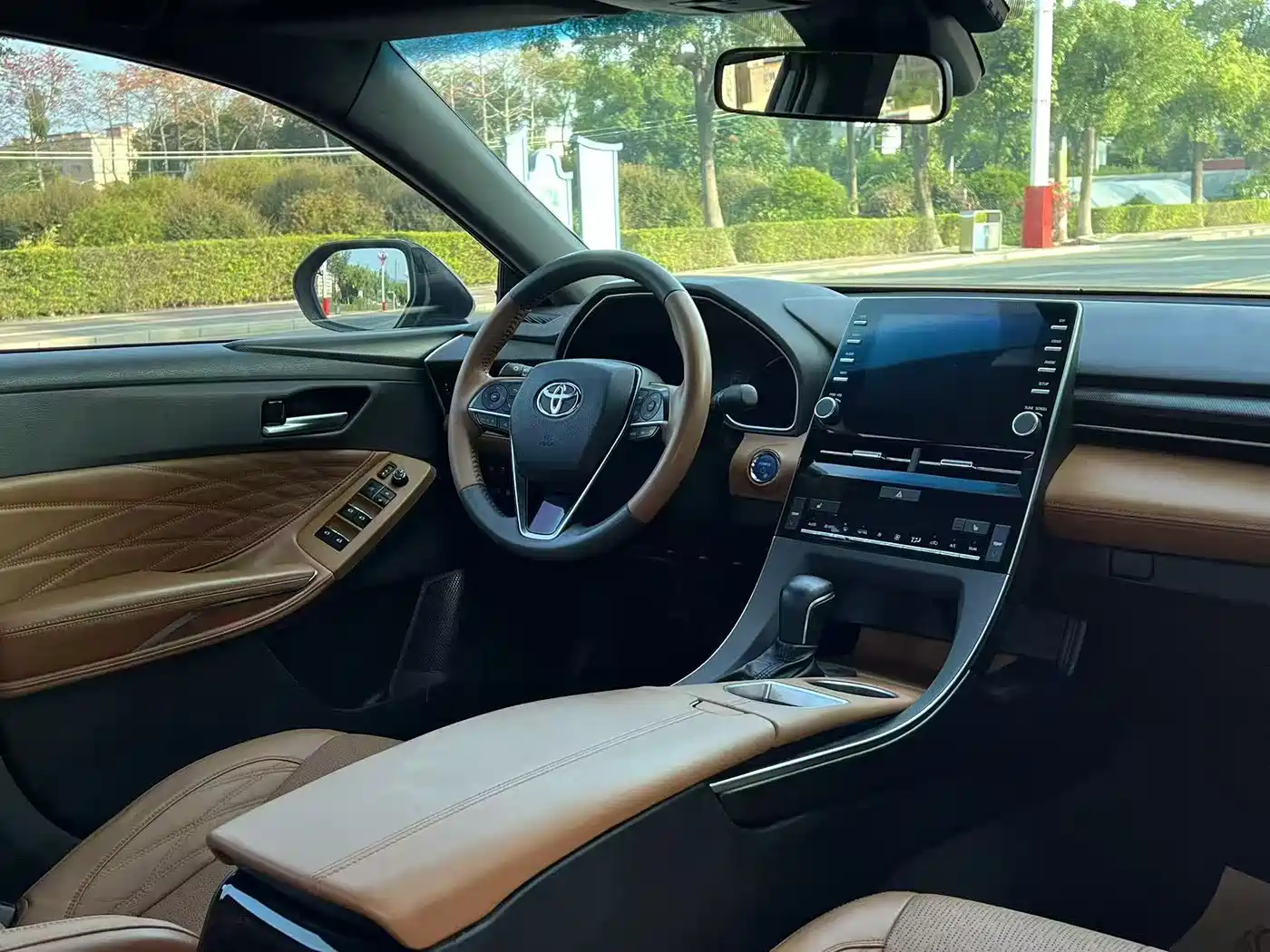 Toyota Avalon 2019 Hybrid 2.5L XLE Premium Edition China VI фото 11