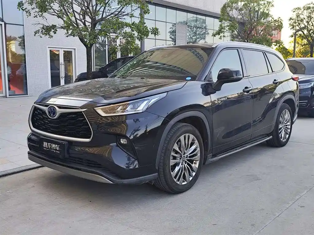 Photo 1 - Toyota Highlander