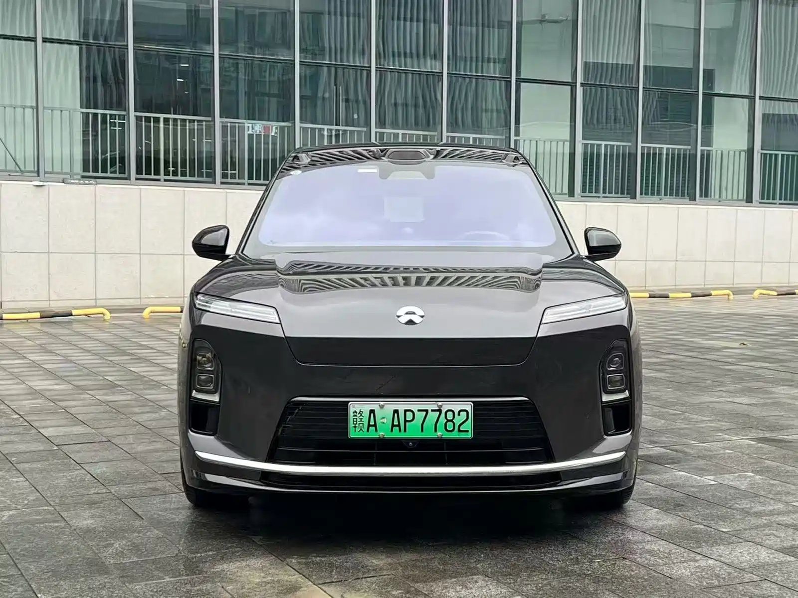 Фото 2 - NIO ES8