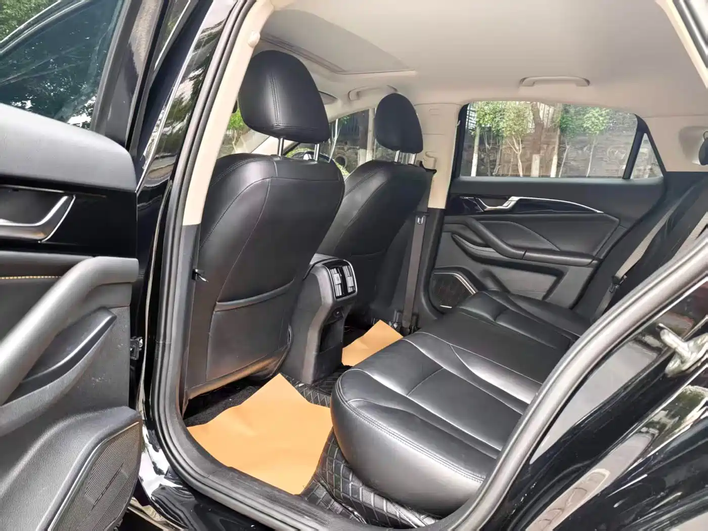 Besturn B70 2024 2023 Model 3rd Gen 1.5T Automatic Joy 70th Anniversary Edition