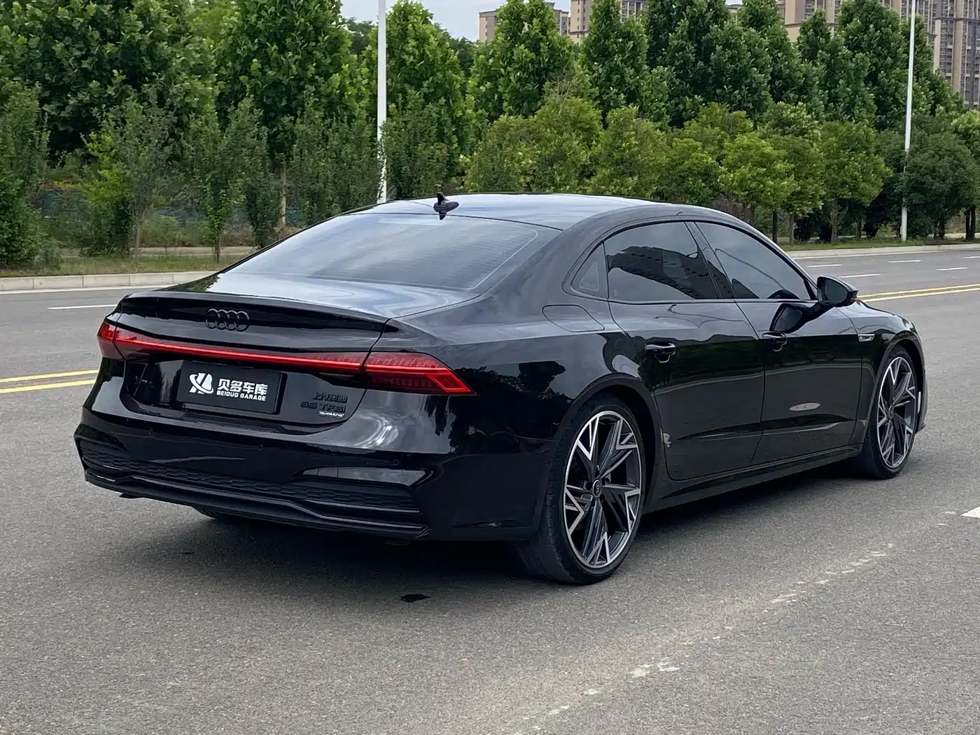 Фото 7 - Audi A7L