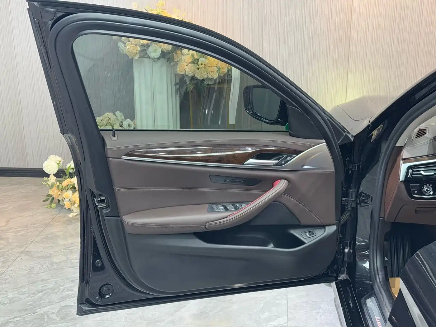 BMW 5 Series 2020 525Li Luxury Package фото 14
