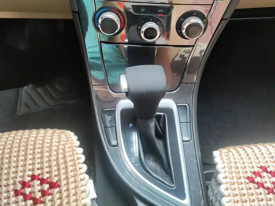 Zhonghua V5 2013 2012 1.6L Automatic Comfort