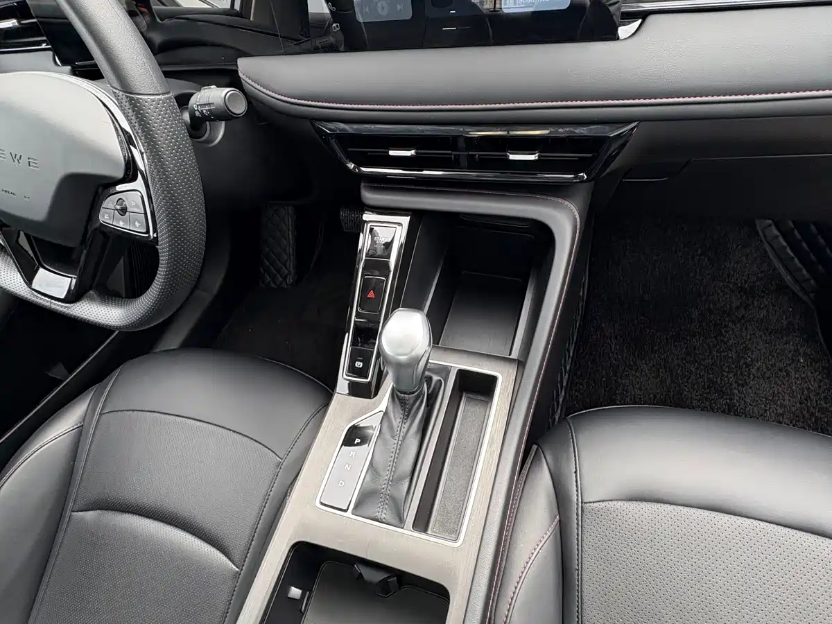 Фото 8 - Roewe i5