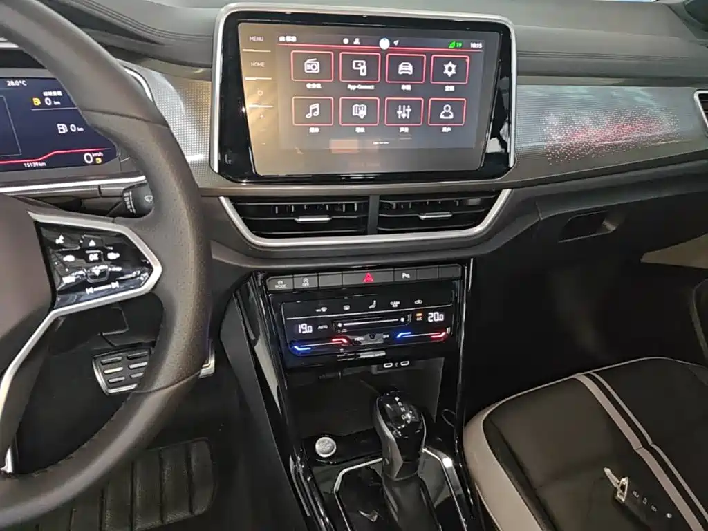 Volkswagen T-Roc, миниатюра 13