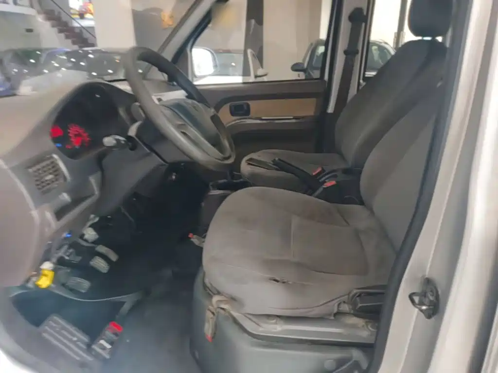 Wuling Motors Wuling Rongguang 2022 2021 1.5L Extended Standard Power Assisted L3C