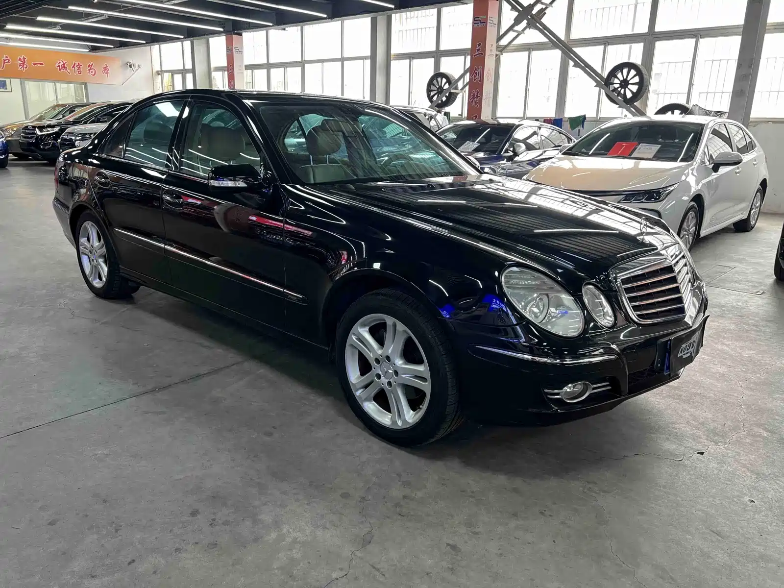 Photo 3 - Mercedes-Benz E-Class