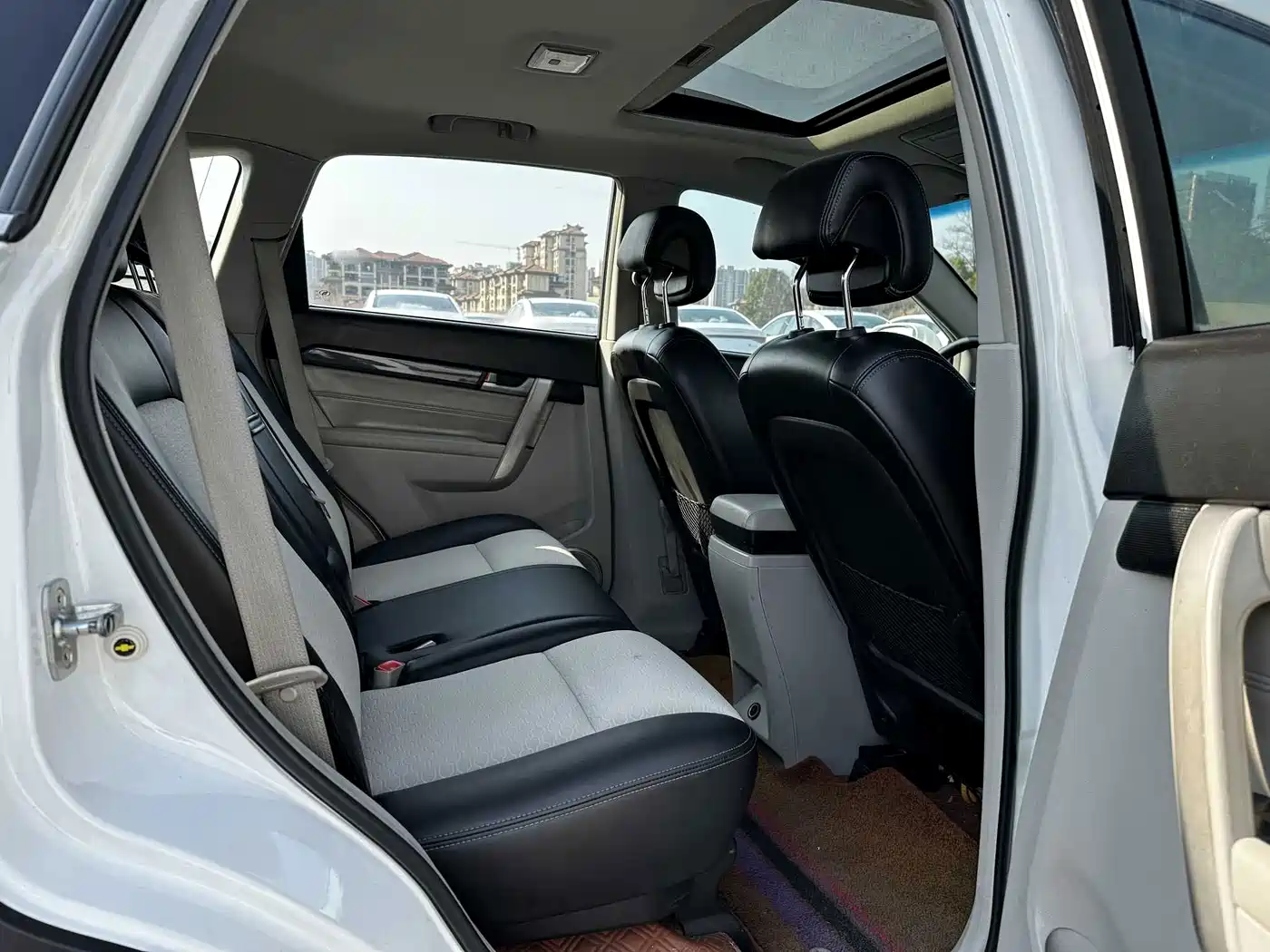 Chevrolet Captiva 2016 2015 2.4L 2WD Urban Edition 5-seater