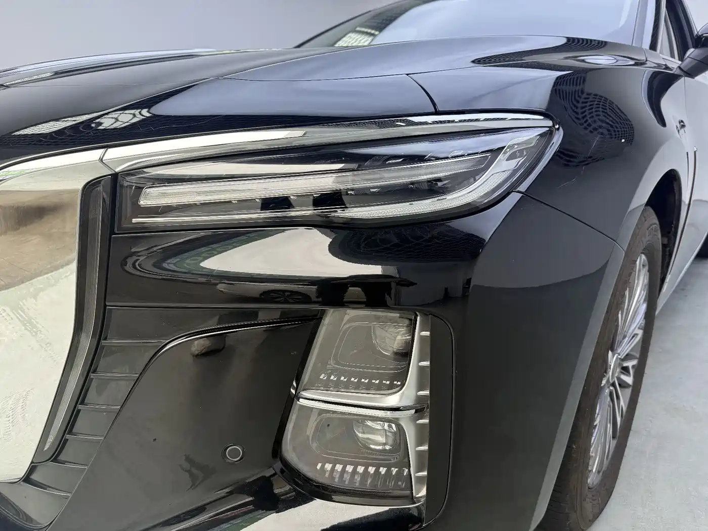 Hongqi H5 2025 1.5T DCT Flag Rhythm 500,000 Units Memorial Edition фото 10