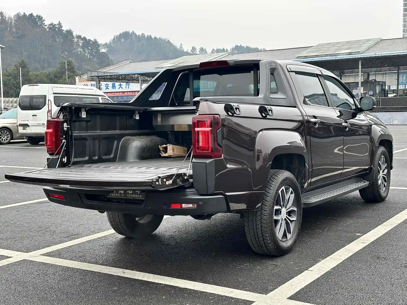 Jiangling Yuhu 9 2023 2022 2.0T Automatic Diesel 4WD Ultimate Edition