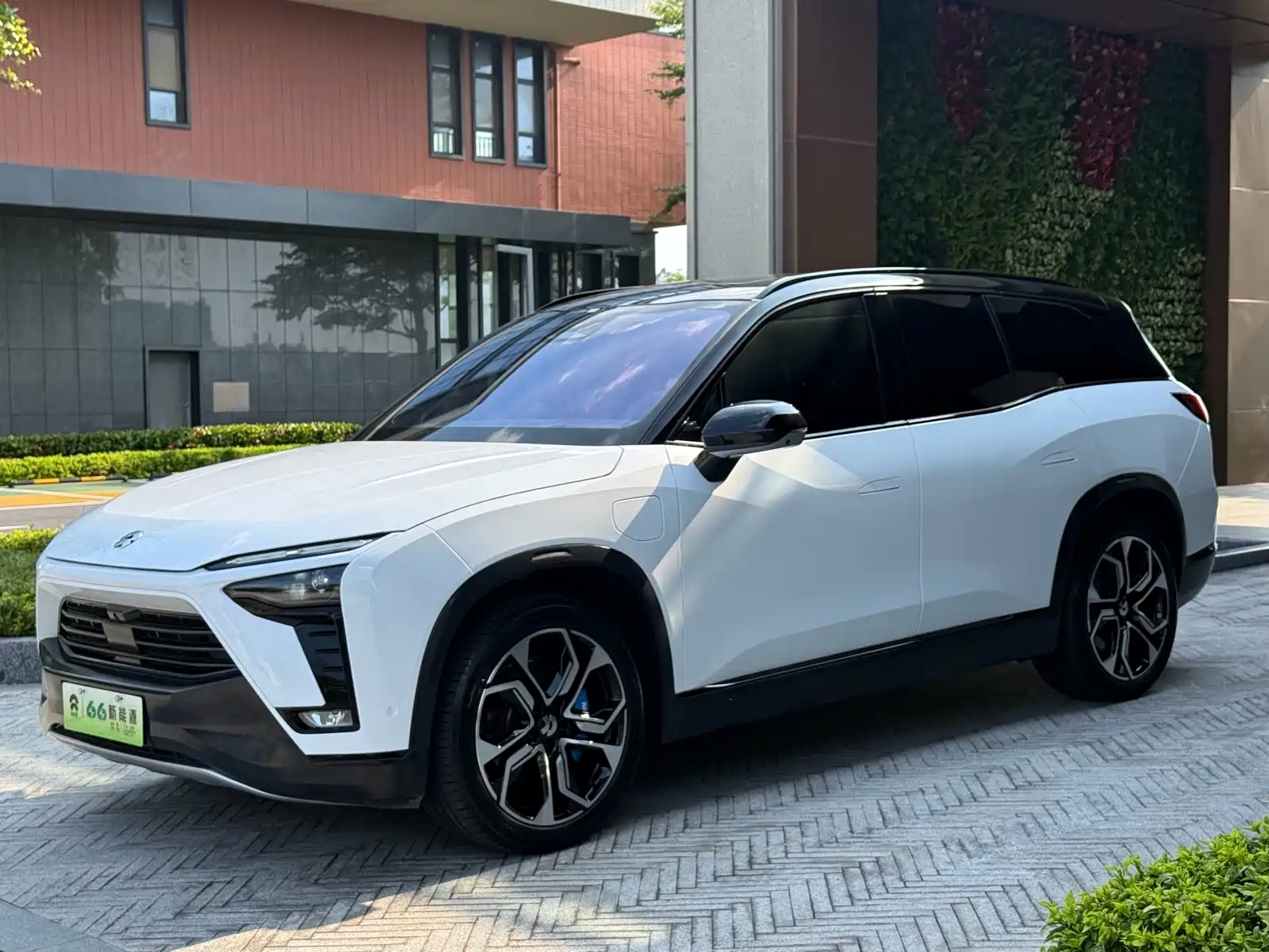 Фото 4 - NIO ES8