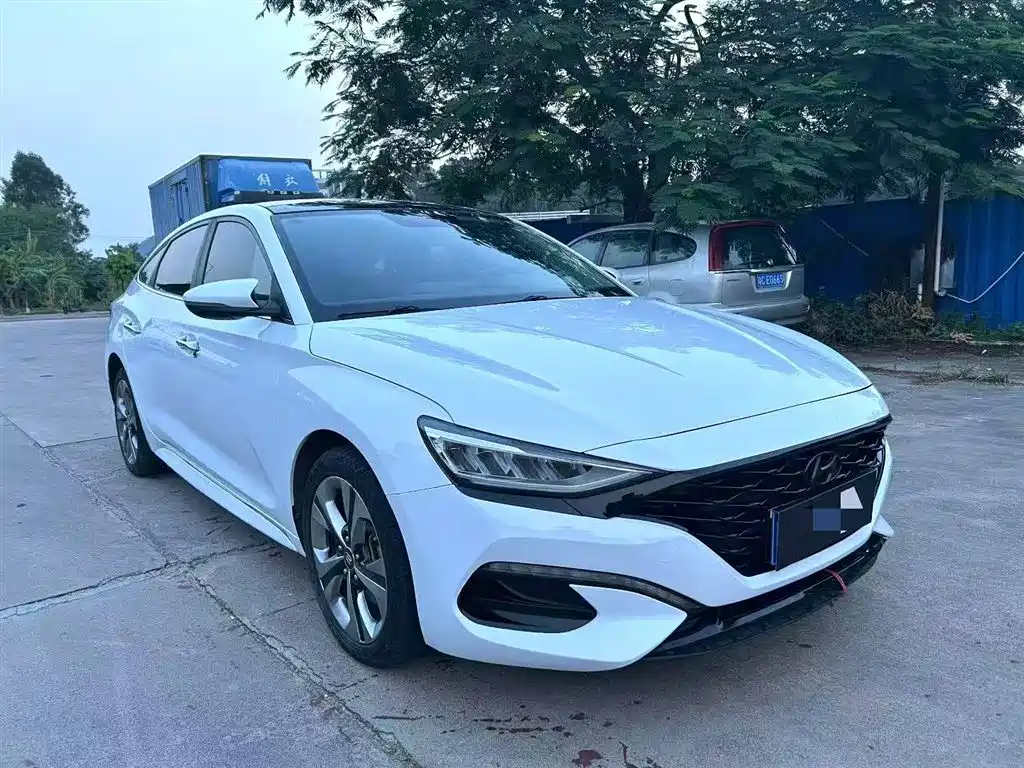 Hyundai Fista 2019 280TGDi Sport Edition China VI фото 3