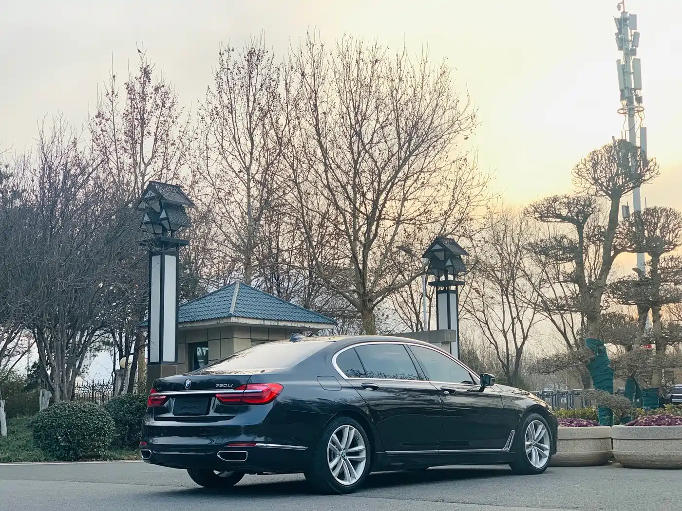 BMW 7 Series 2016 750Li xDrive 4-Seater фото 23