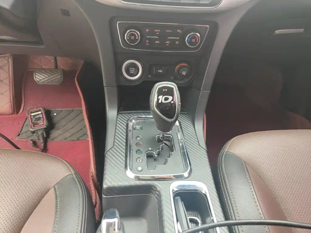 Фото 14 - Geely Vision