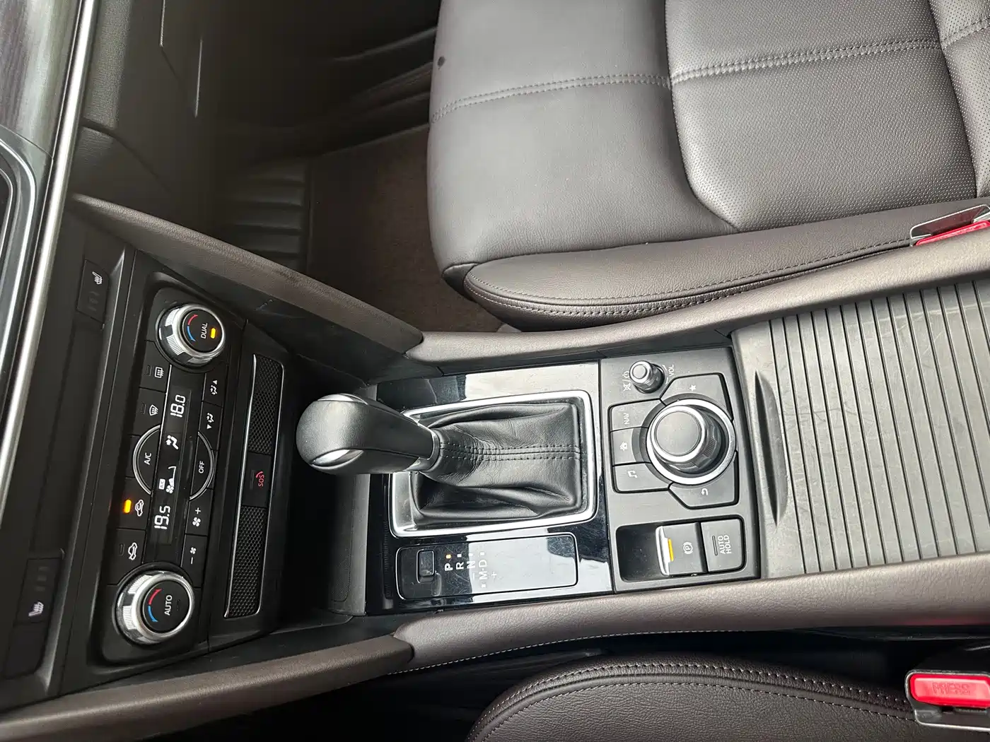Photo 17 - Mazda CX-4