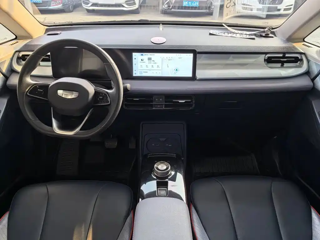 Фото 5 - Geely Geometry E Firefly