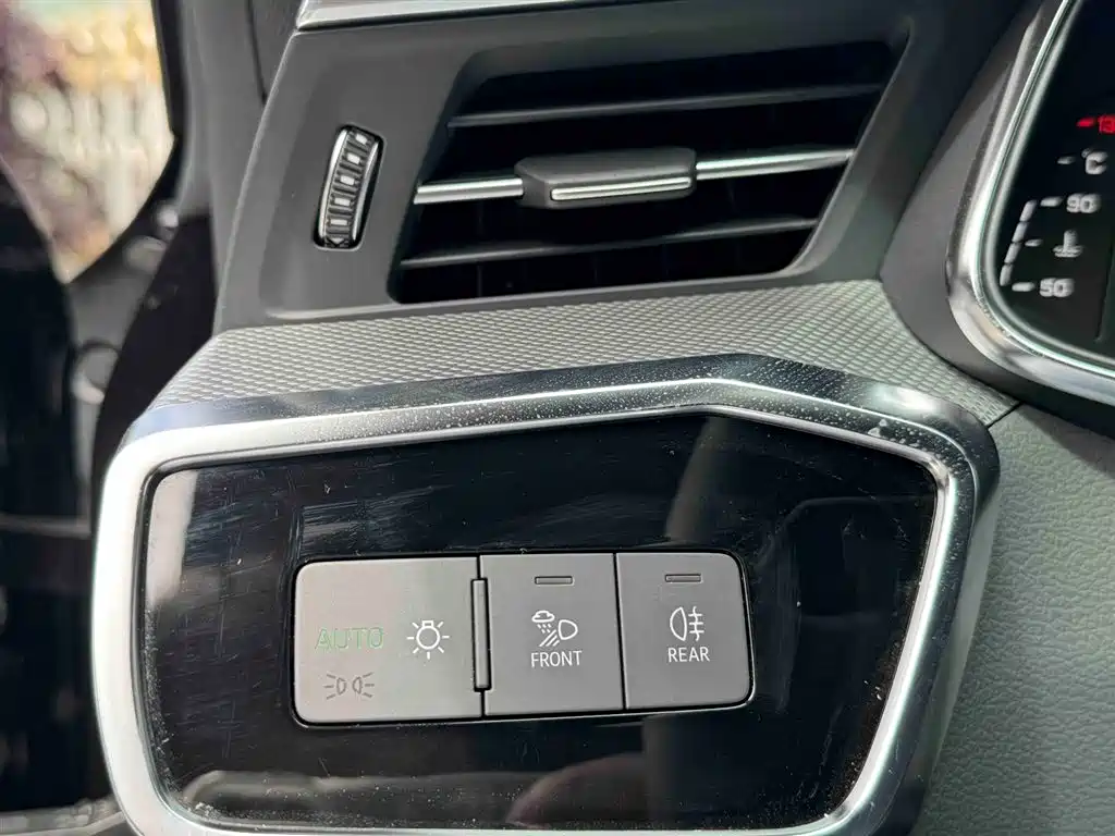 Фото 18 - Audi A7L