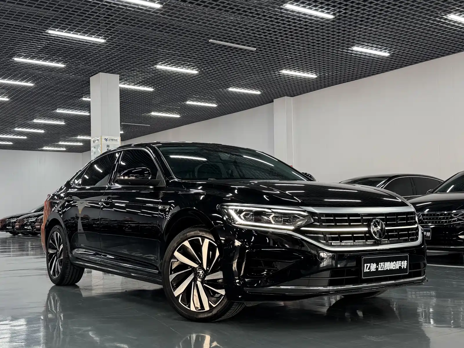 Photo 3 - Volkswagen Passat