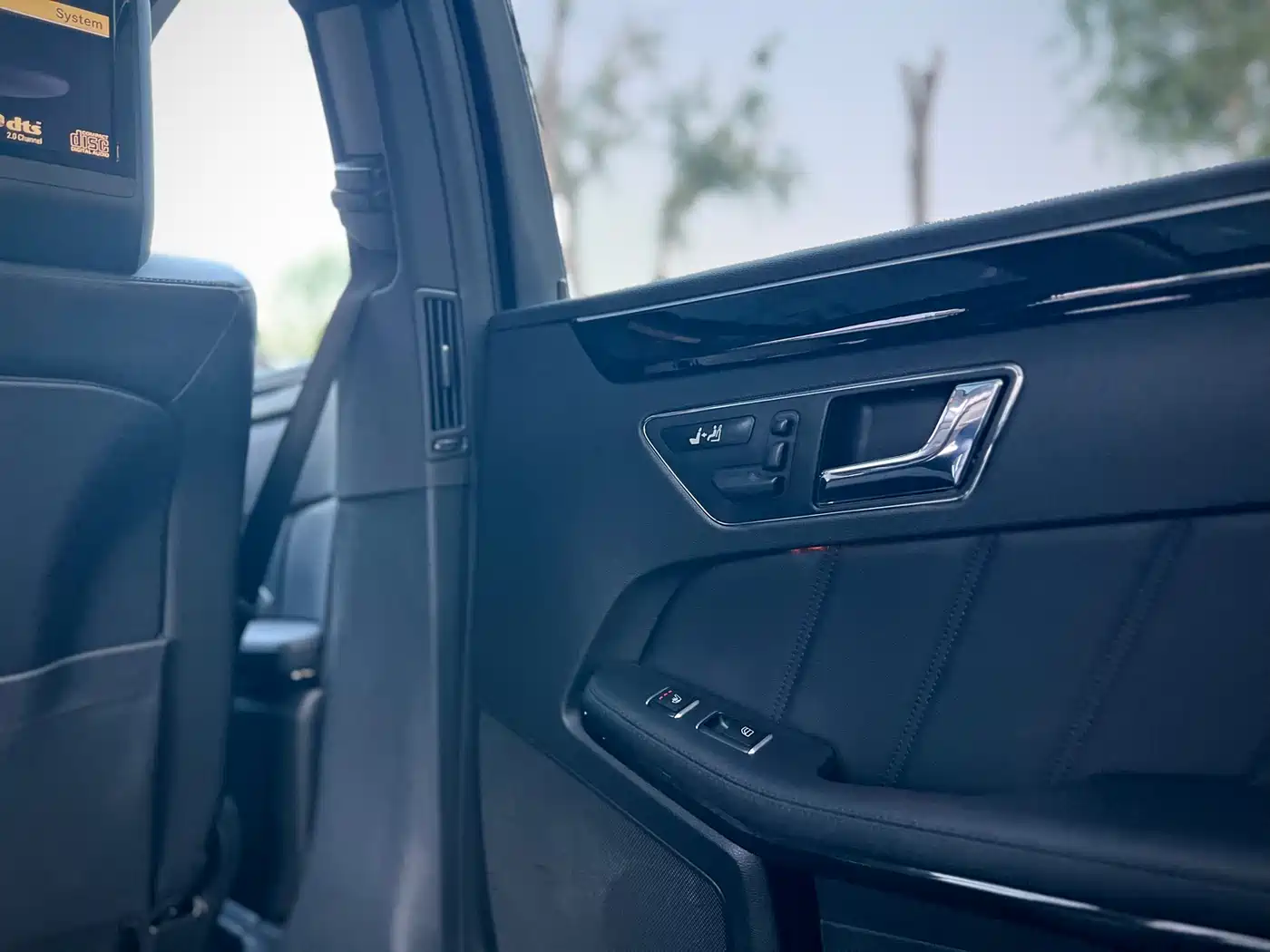 Mercedes-Benz E-Class 2010 E 300 L Fashion фото 25