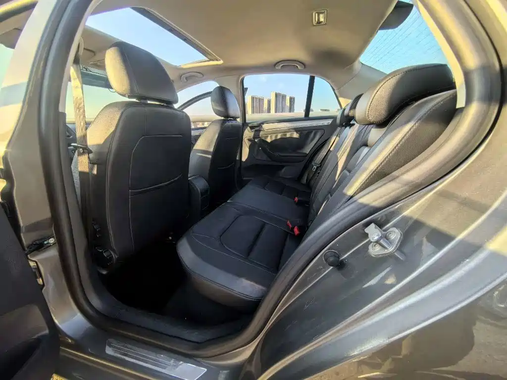 Volkswagen Bora 2014 2014 1.6L Automatic Comfort Edition