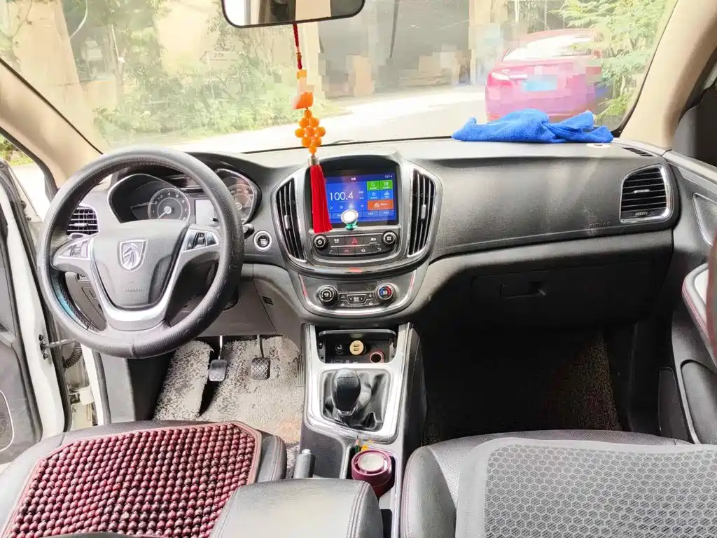 Baojun 560 2015 2015 1.8L Manual Luxury