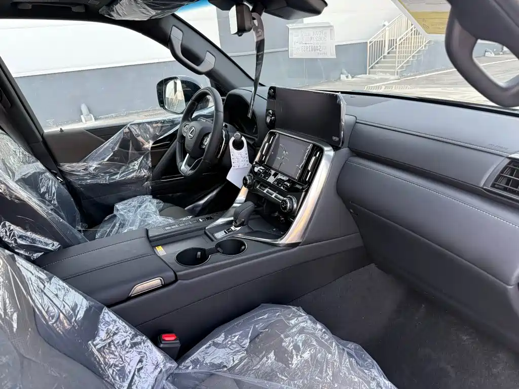 Lexus LX 2026 2025 700h OVERTRAIL Frontier Edition