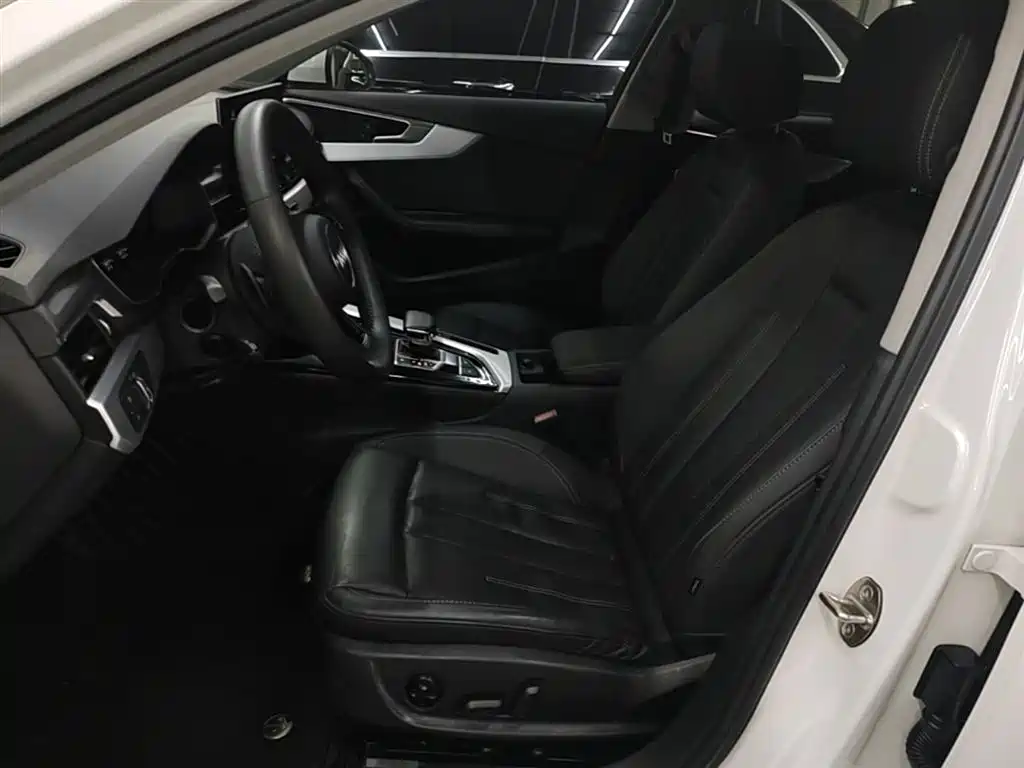 Audi A4L 2020 40 TFSI Luxury Elegance фото 14
