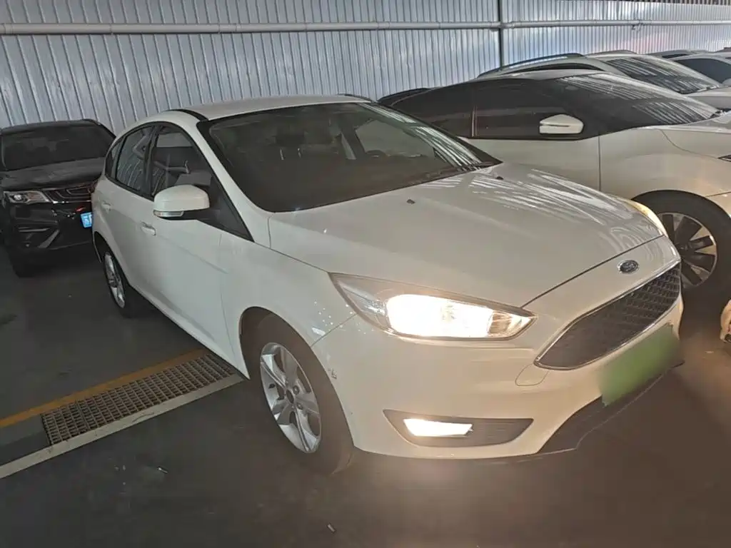 Фото 4 - Ford Focus