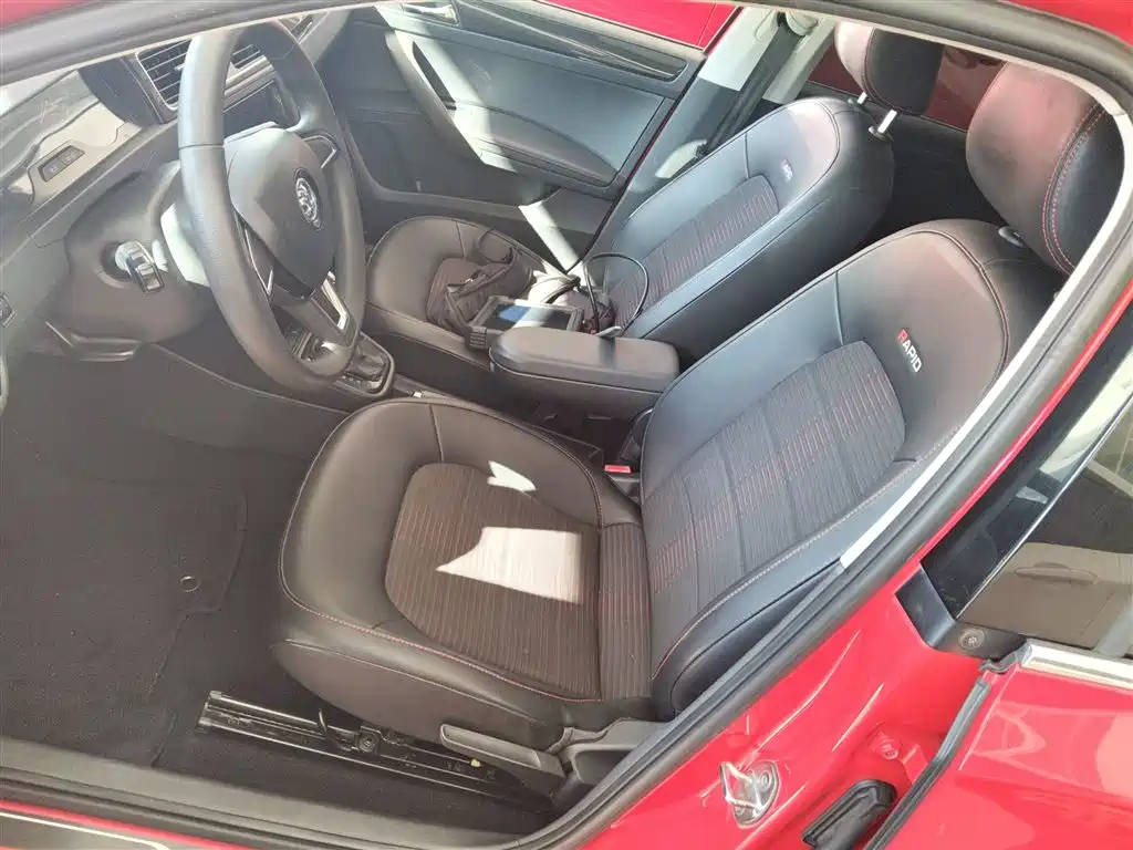 Škoda Skoda Rapid Spaceback 2016 Facelift 1.6L Automatic Smart Edition фото 15