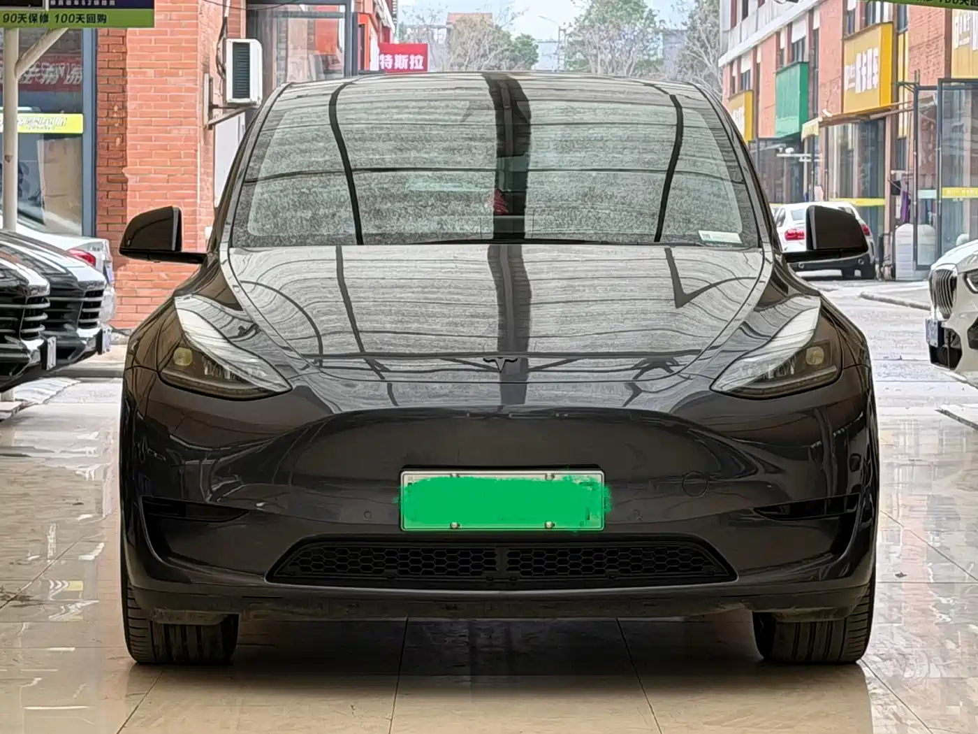 TESLA MODEL Y