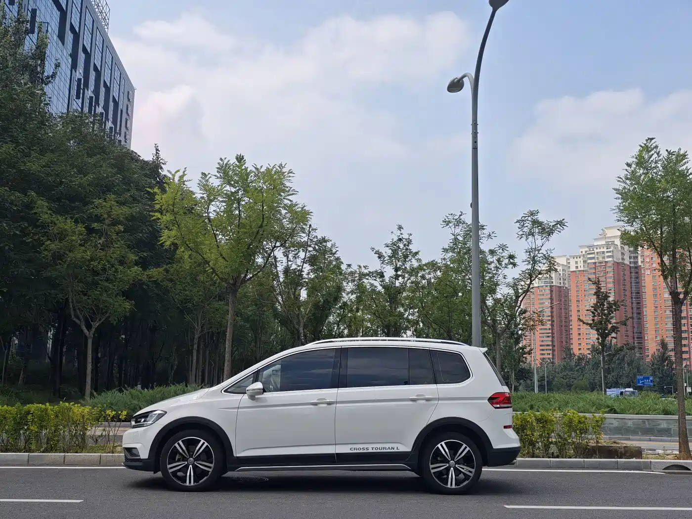 Volkswagen Touran 2021 2021 Touran L 280TSI DSG Cross Edition 7-seater