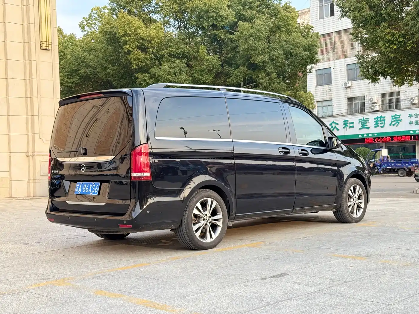 Mercedes-Benz V-Class 2018 V 260 AMG Sport Edition China VI фото 4