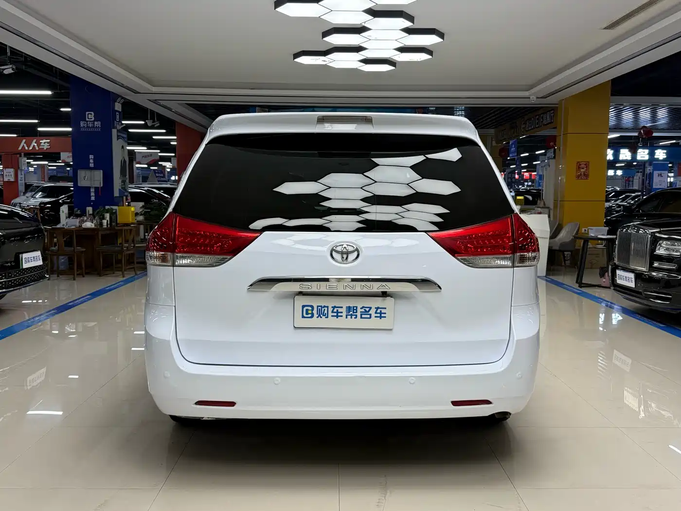 Toyota Sienna 2015 3.5L 2WD LE фото 16