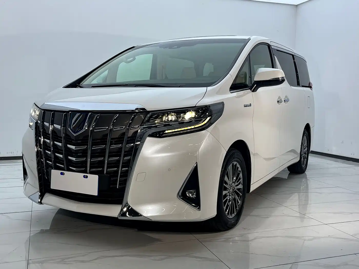 Toyota Alphard 2019 Hybrid 2.5L Luxury