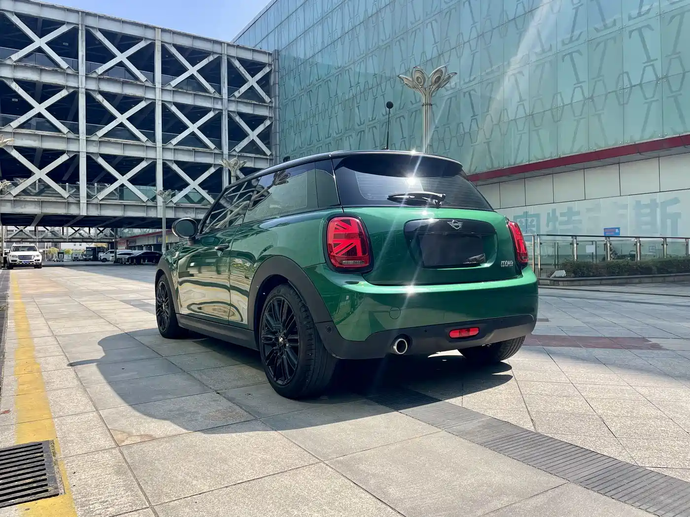 MINI 2021 1.5T COOPER Artist фото 15