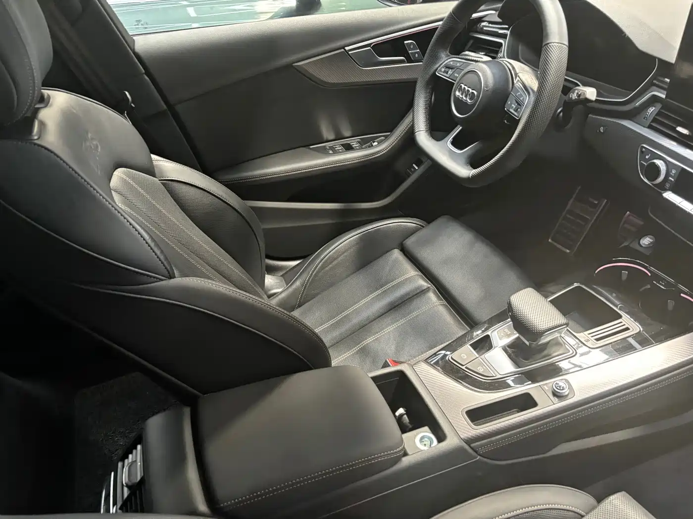 Audi A4L 2025 2025 2 Million Celebration Edition 40 TFSI Luxury Dynamic