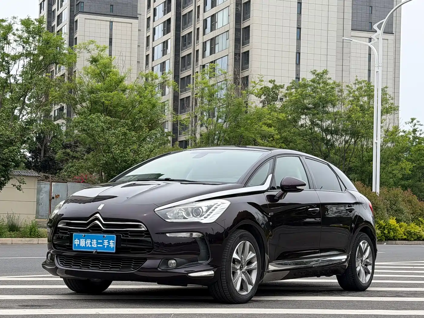 2015 DS 5