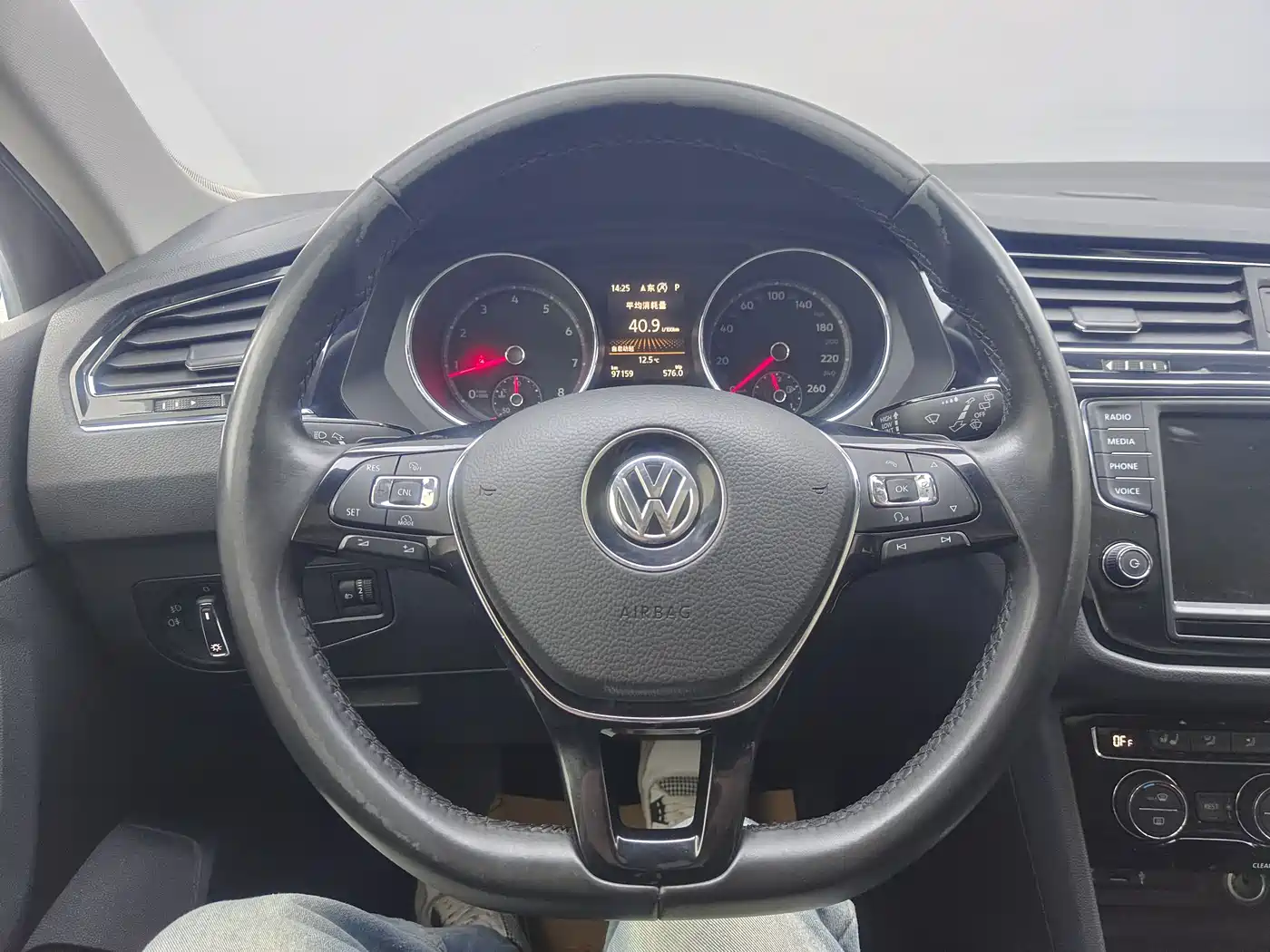 Volkswagen Tiguan L 2018 330TSI Automatic 2WD Luxury Edition фото 4