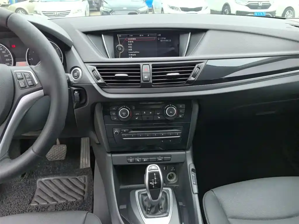 BMW X1 2015 Model sDrive18i Leading Advanced Edition фото 13