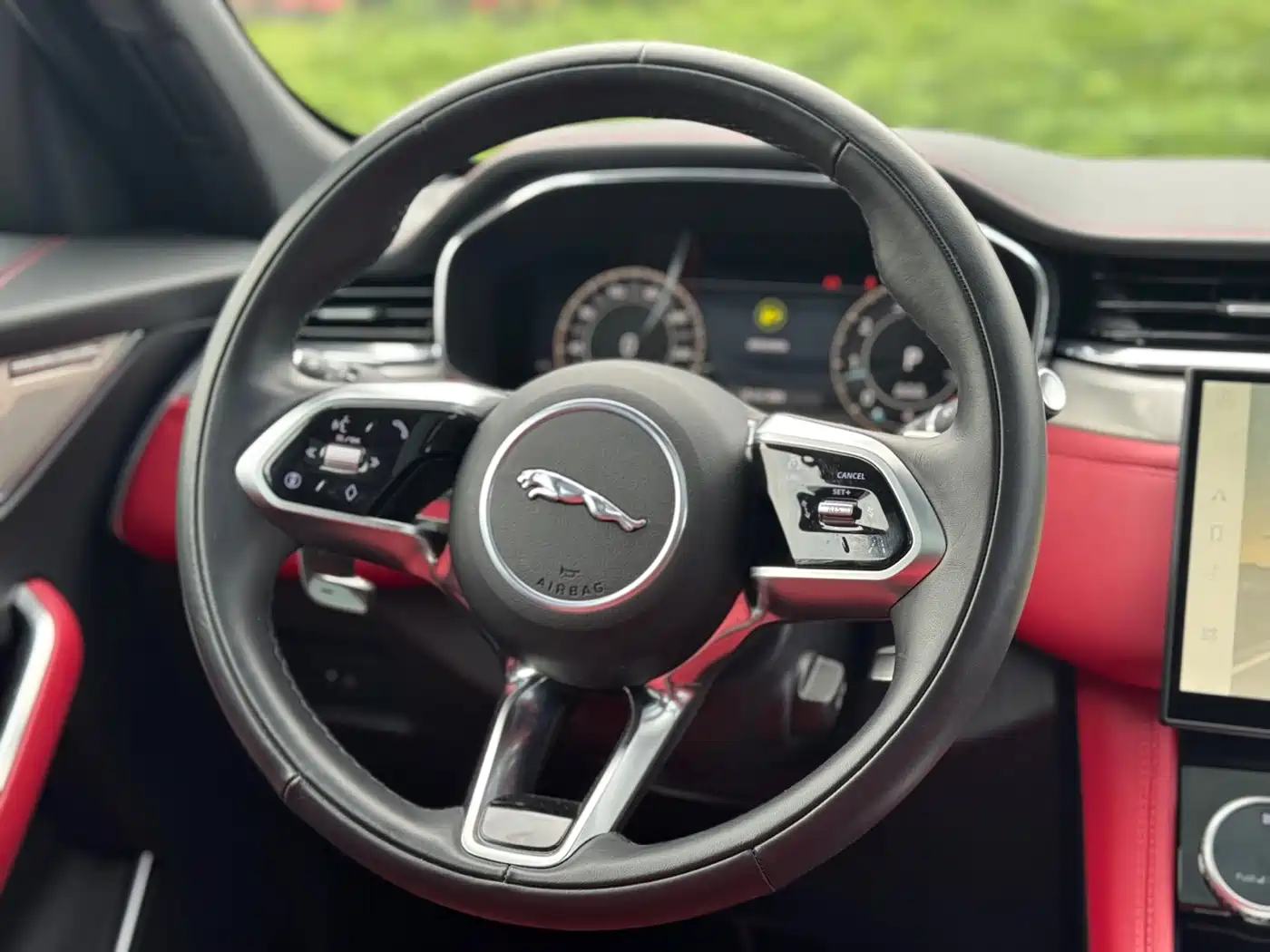 Jaguar F-PACE 2024 2025 P250 R-Dynamic SE