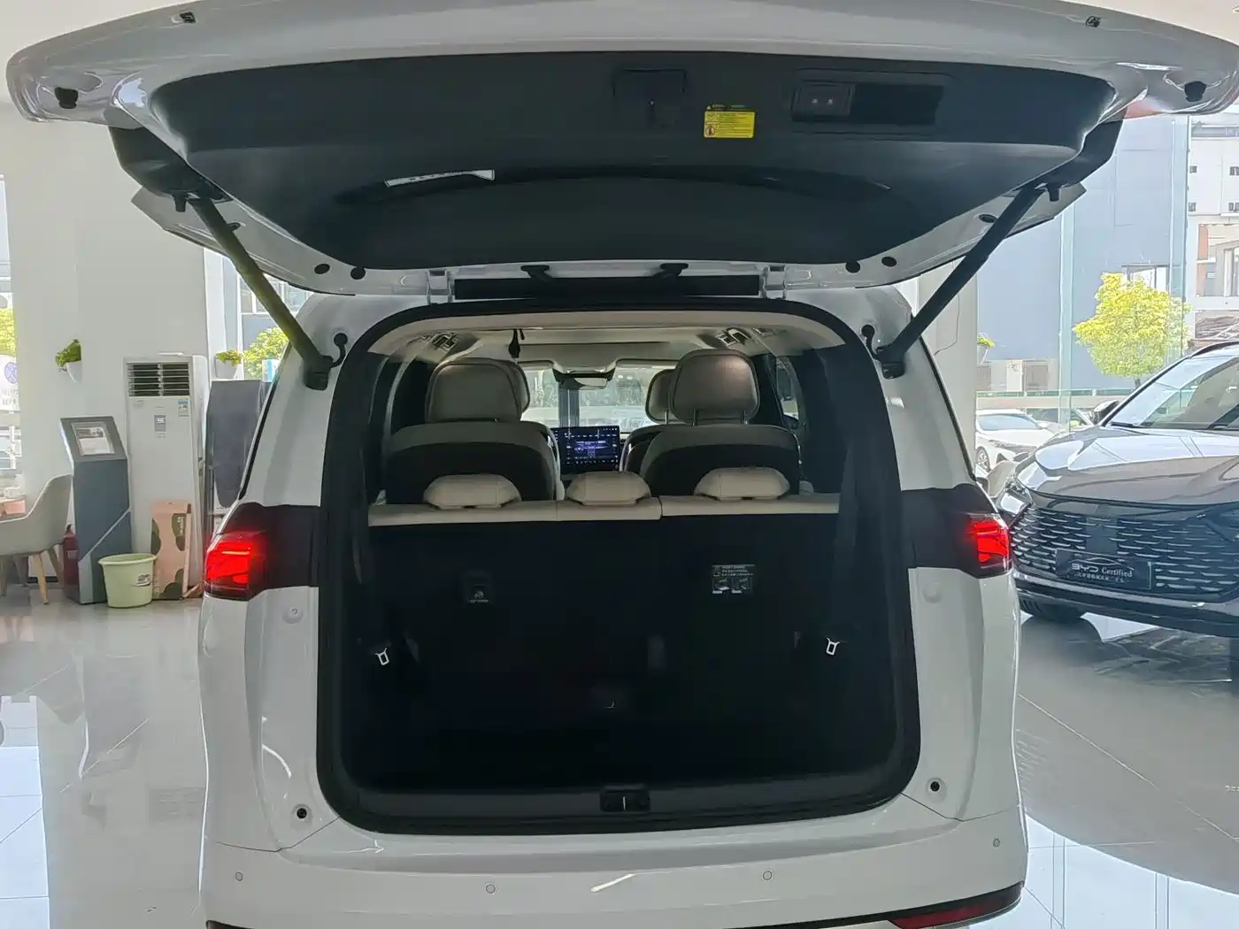 BYD Xia 2025 2025 DM-i 1.5T 180km Surpass Edition