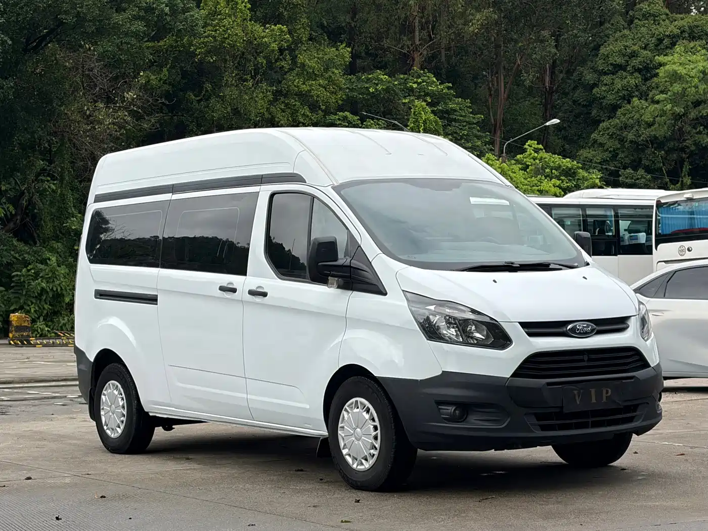 Ford Transit 2020 2019 2.0T Diesel Multi-Purpose Commercial Vehicle Medium Wheelbase Medium Roof 6-Seater China VI