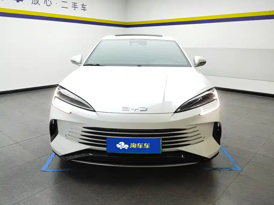 BYD Seal 2024 2024 Glory Edition DM-i 1.5L 121km Luxury
