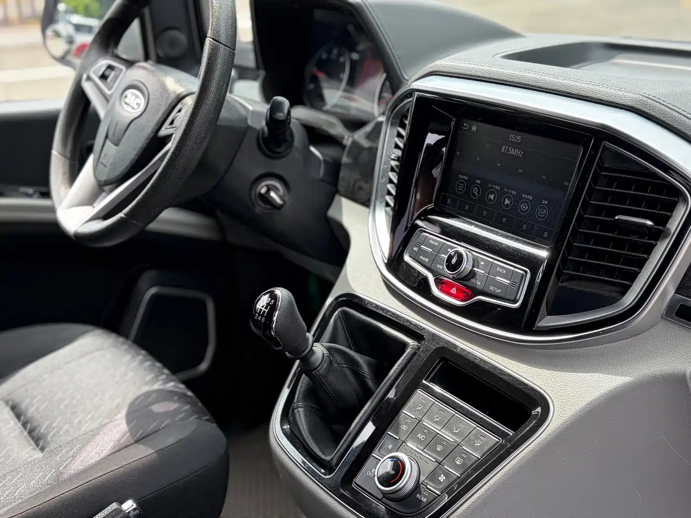 JAC Refine Refine M4 2017 2017 1.9T Diesel Manual Luxury