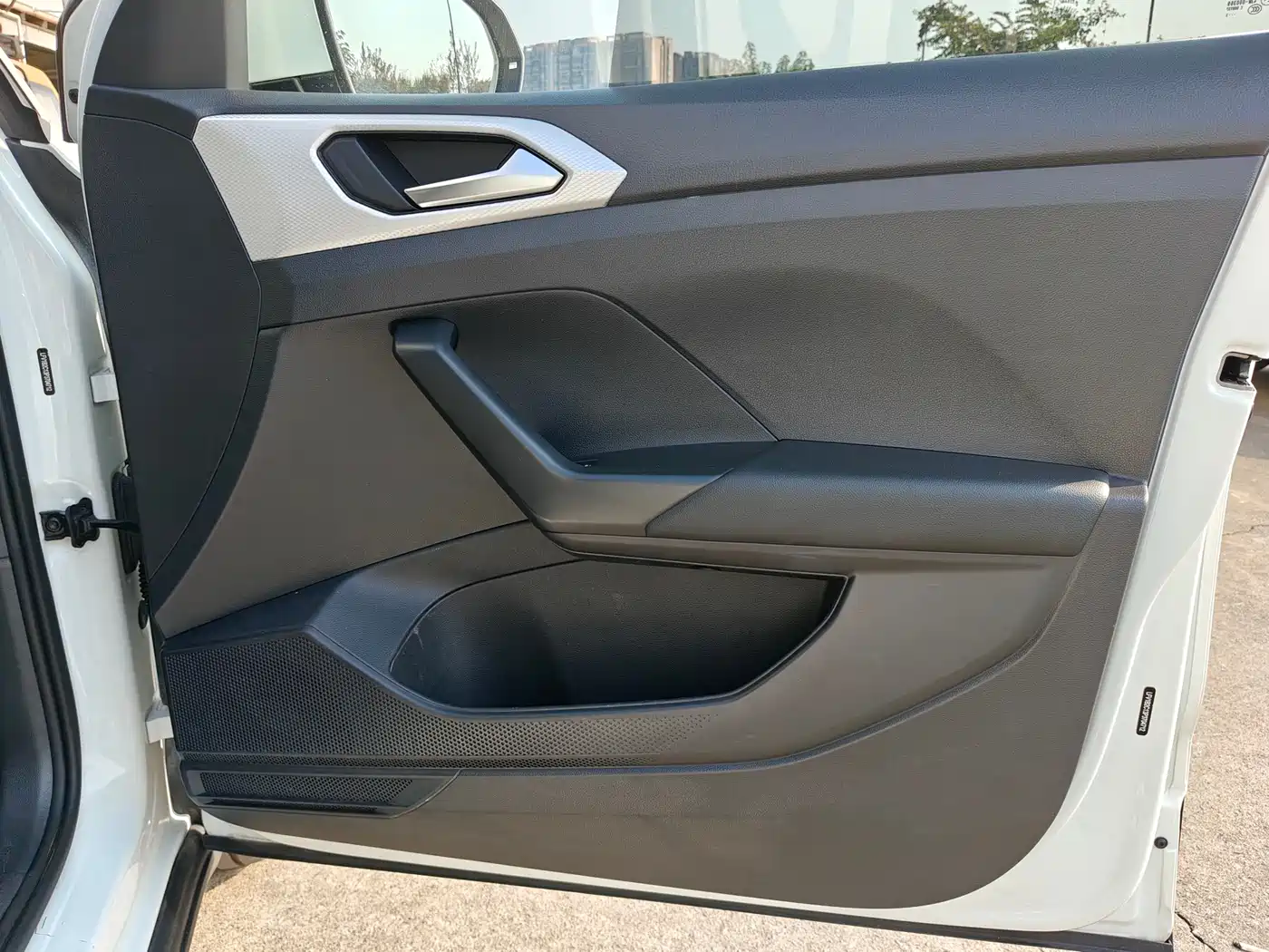Volkswagen Tanying 2023 Model 200TSI DSG R-Line Smart Connect Edition фото 11