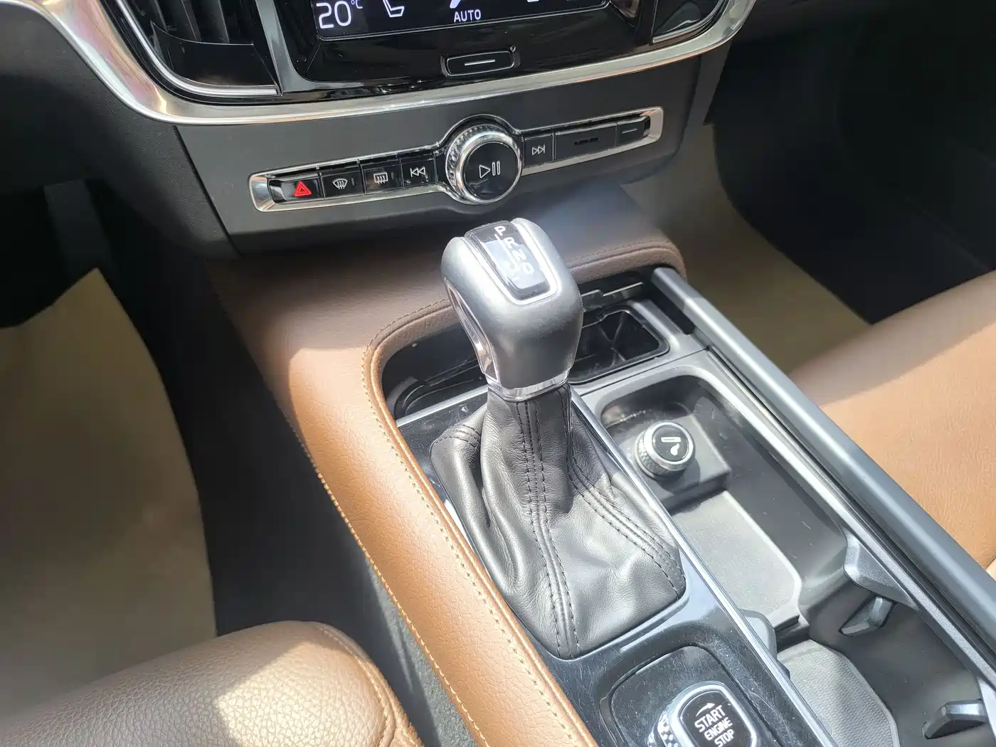 Фото 13 - Volvo S90