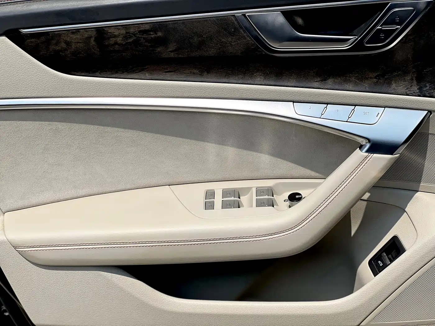 Фото 11 - Audi A6L
