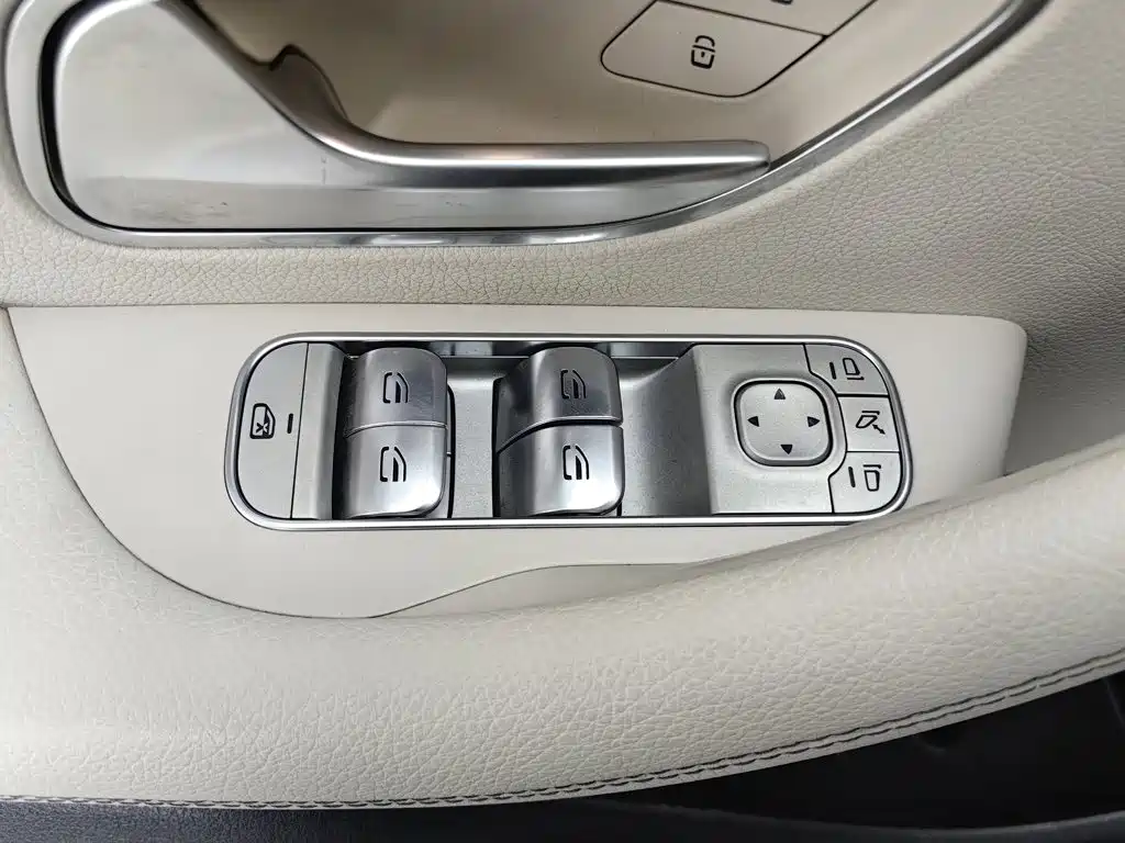 Фото 9 - Mercedes-Benz GLE